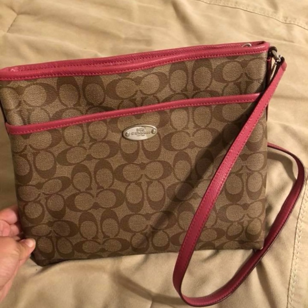 Crossbody coach purse. Authentic.